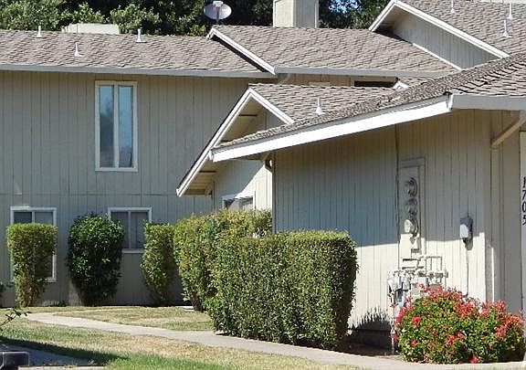 2nd image of 1701 Blackoak Dr