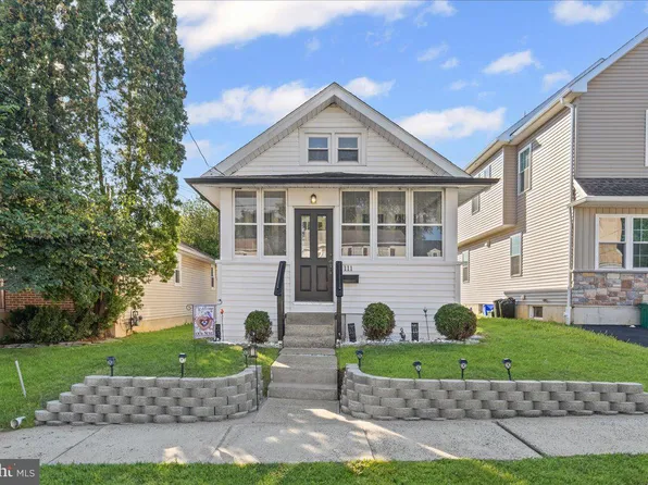 111 Ridge Blvd, Brookhaven, PA 19015