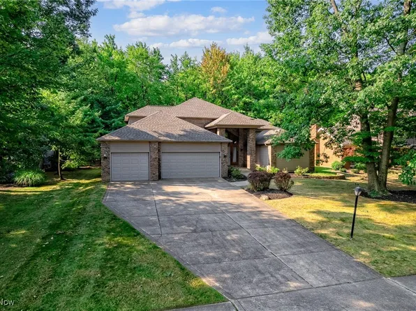 1080 Firwood Rd, Broadview Heights, OH 44147