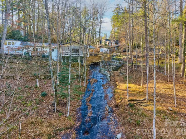 125 Little Willow Cir, Hendersonville, NC 28739