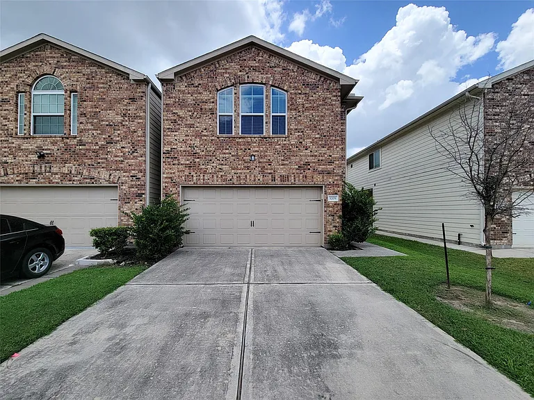 5209 Dauntless Dr — Photo 1