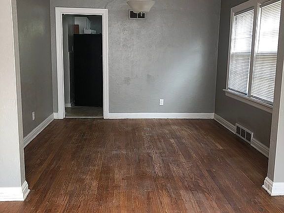 3rd image of 3525 Belaire Pl
