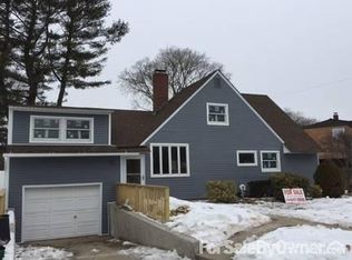 139 Twin Ln N, Wantagh, NY 11793