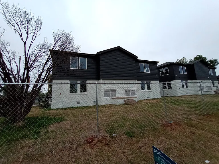 400 SW Grand Blvd #1 — Photo 21