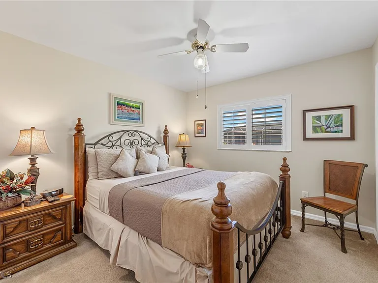 2305 SW 19th Pl — Photo 10