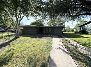 113 Bonham St, Port Lavaca, TX 77979