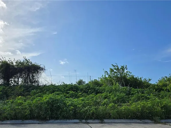 De La Ronde Dr, Chalmette, LA 70043