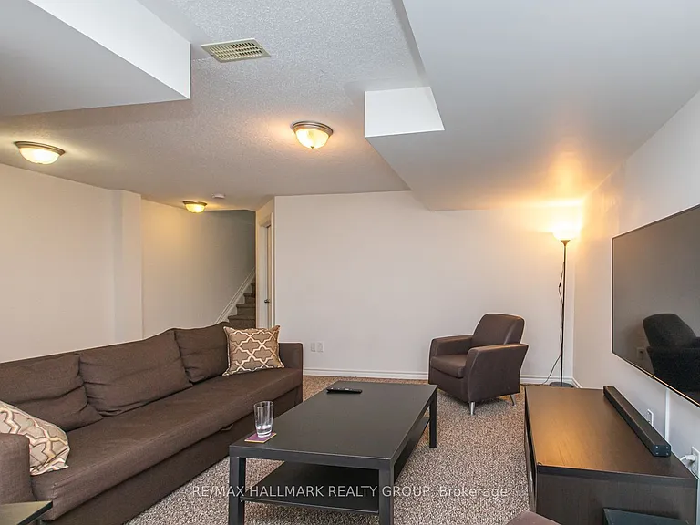 534 Rochefort Cir — Photo 22