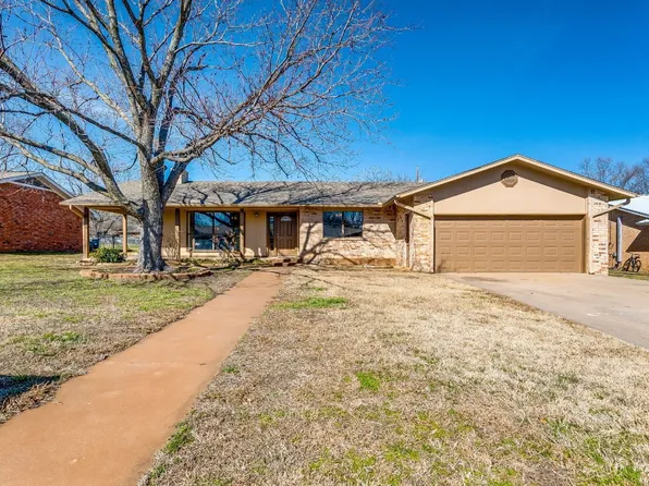 1413 Sheila St, Stephenville, TX 76401