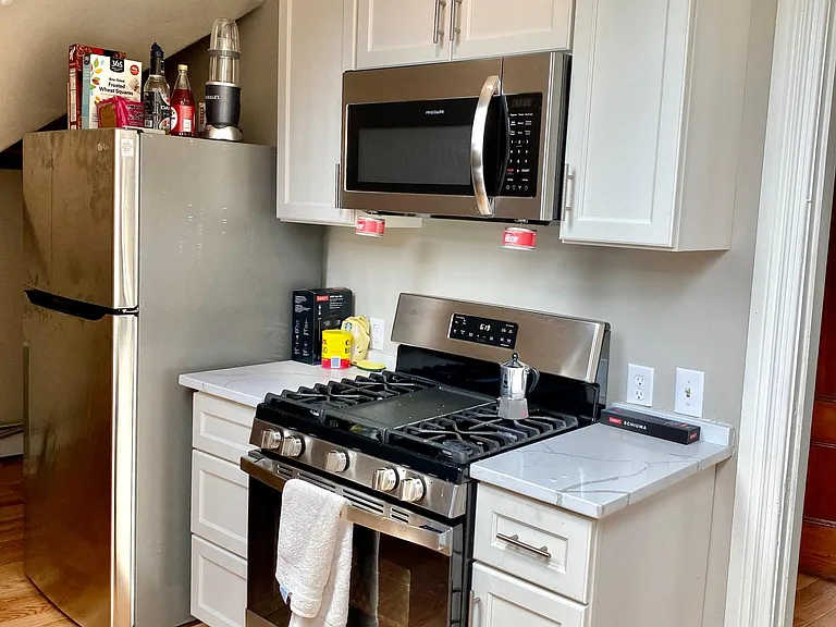146 Governor St #3 — Photo 12