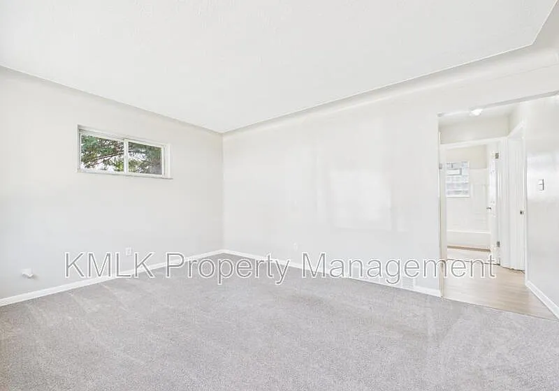 2 bed, 1.0 bath, 663 sqft, $895 — Photo 3