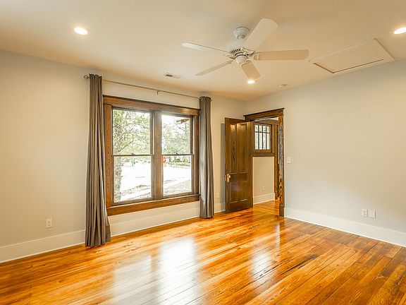 2nd image of 1044 Dartmouth St