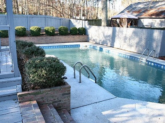 4th image of 226 Waterwood Dr