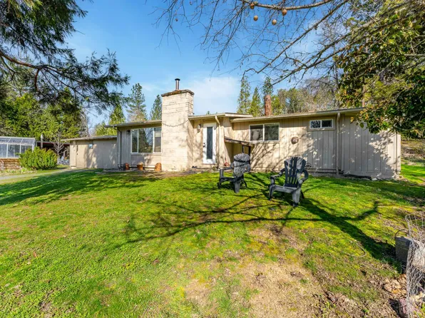 150 Cienaga Ln, Grants Pass, OR 97526