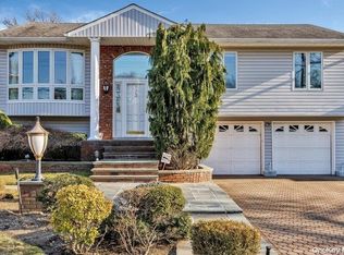173 Old Courthouse Rd, New Hyde Park, NY 11040
