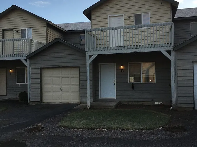 2053 SW Timber Ave — Photo 1