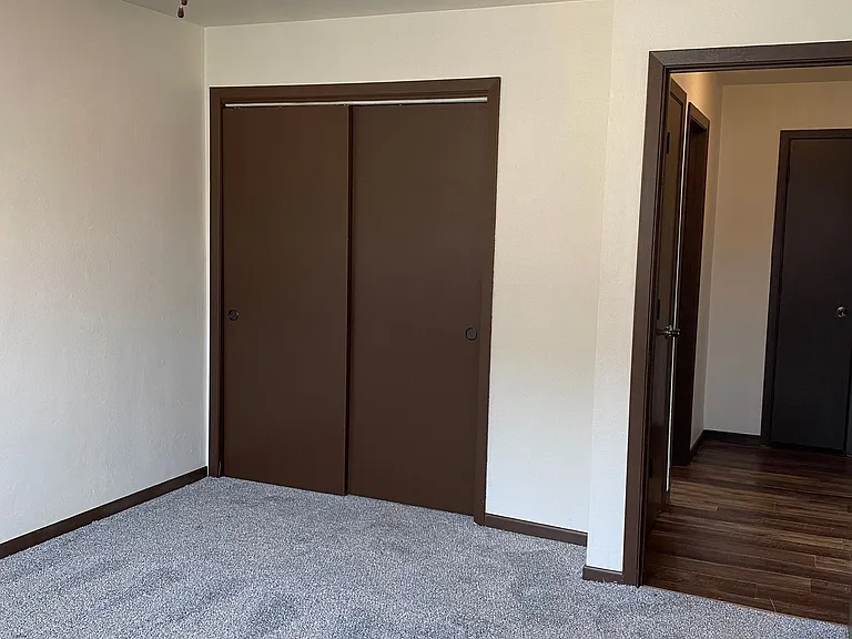 Immaculate Updated 2 Bedroom with 1 Bath — Photo 4