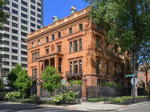 1500 N Astor St APT 6, Chicago, IL 60610