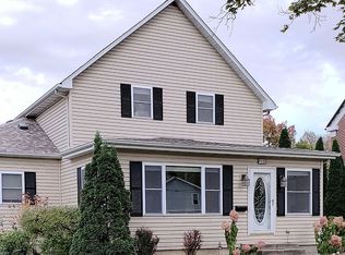 200 S 8th St, Clear Lake, IA 50428