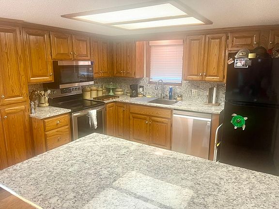 3rd image of 6 Wilton Ln