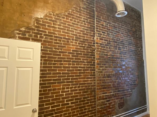 115 W Washington St APT 1A