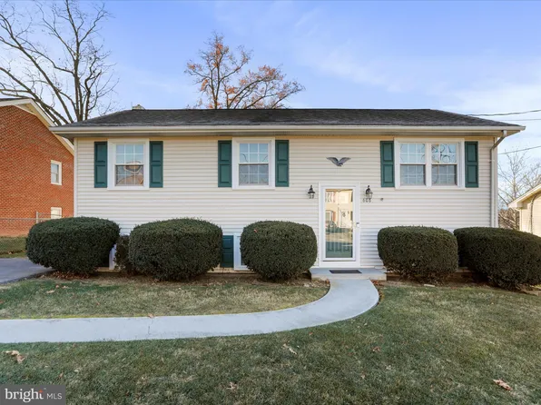 608 W 13th St, Front Royal, VA 22630