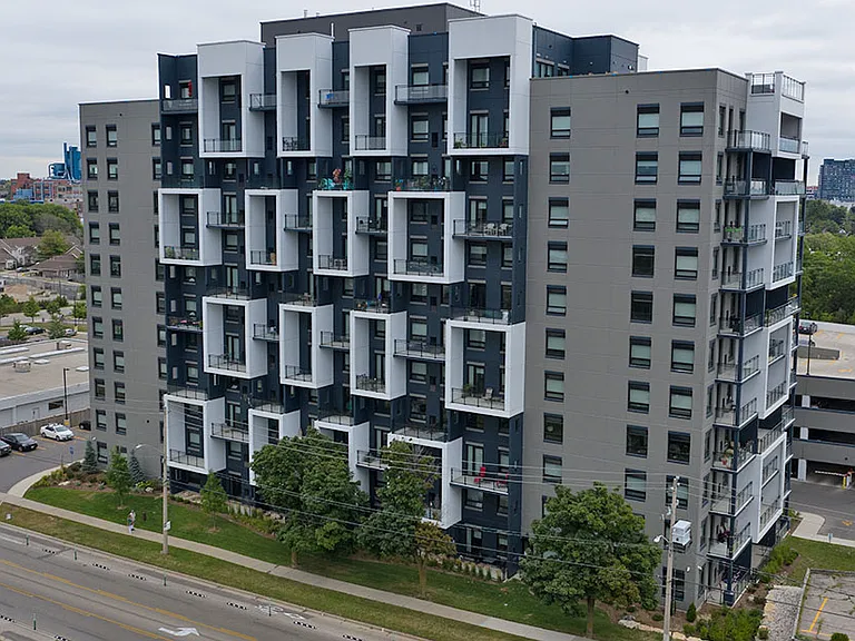 460 A Belmont Ave W #At 460b — Photo 57