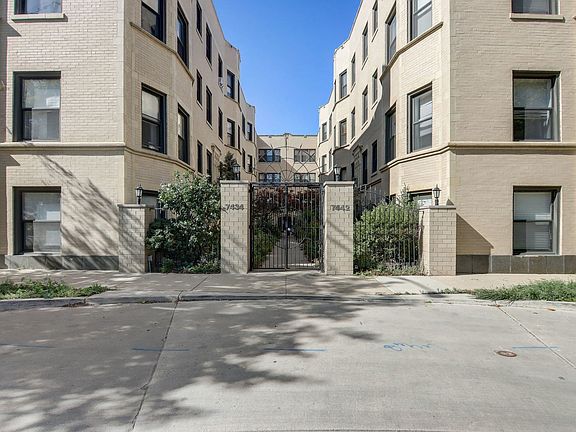 2nd image of 7442 N Hermitage Ave APT 1J