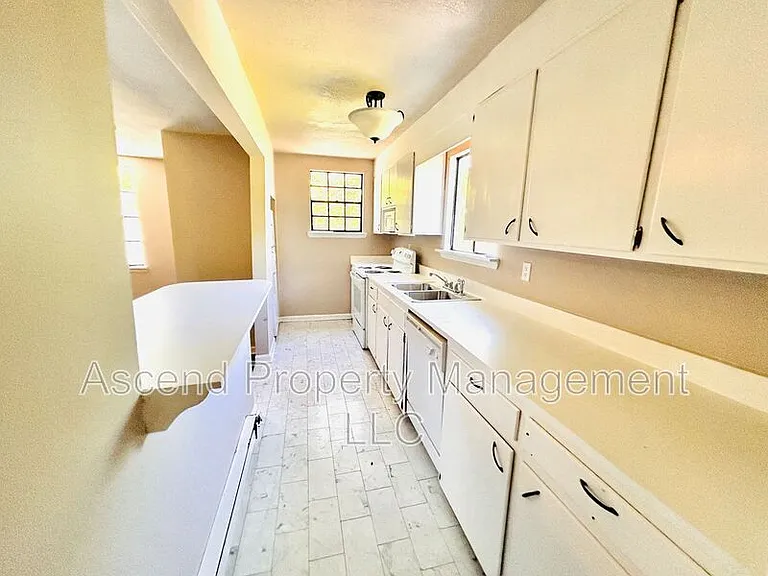 3503 Dodson Ave — Photo 6