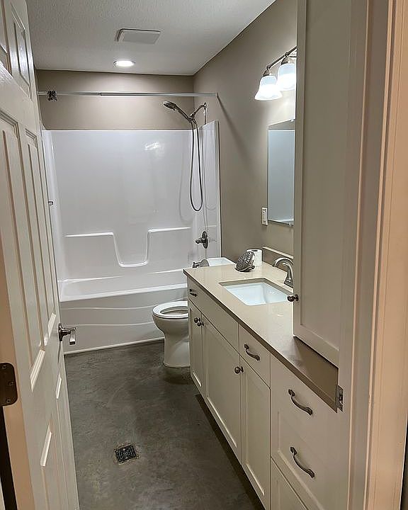 Full bathroom