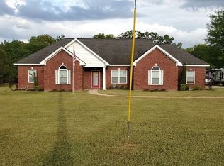 1742 Seed Tick Rd, Caledonia, MS 39740
