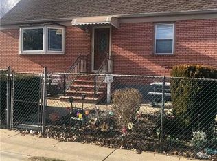 133-74 245th St, Rosedale, NY 11422