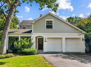 1808 Old Briar Rd, Highland Park, IL 60035