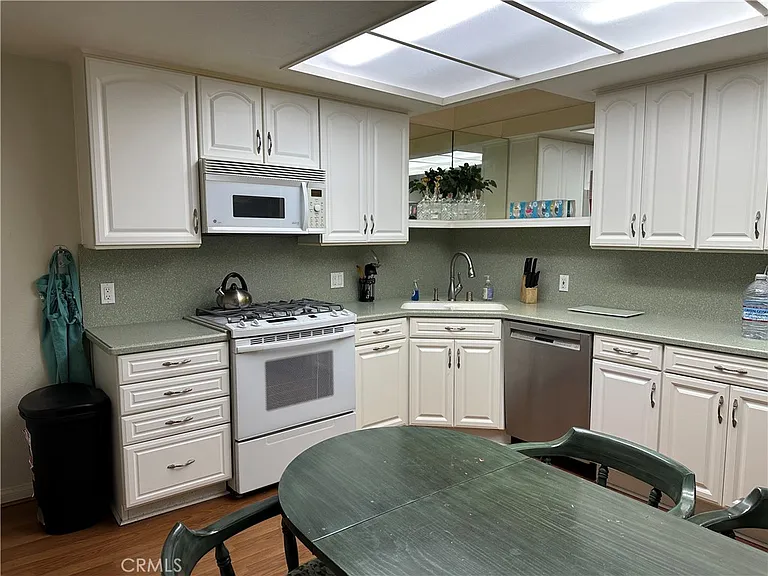 832 Magnolia Ave #14 — Photo 13