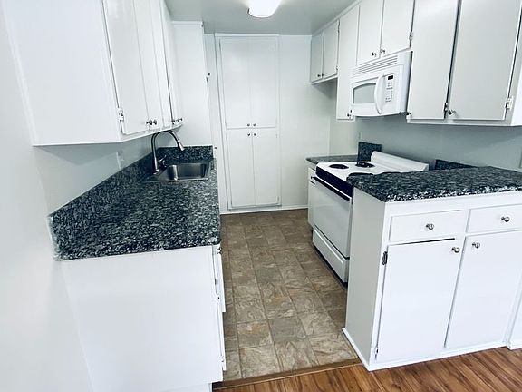 4th image of 20317 Saticoy St #95213