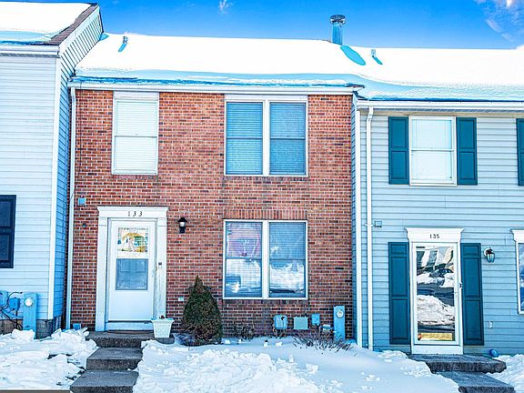 2nd image of 133 Spruce Woods Ct