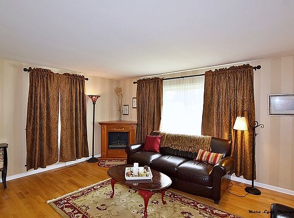4th image of 210 N Berteau Ave