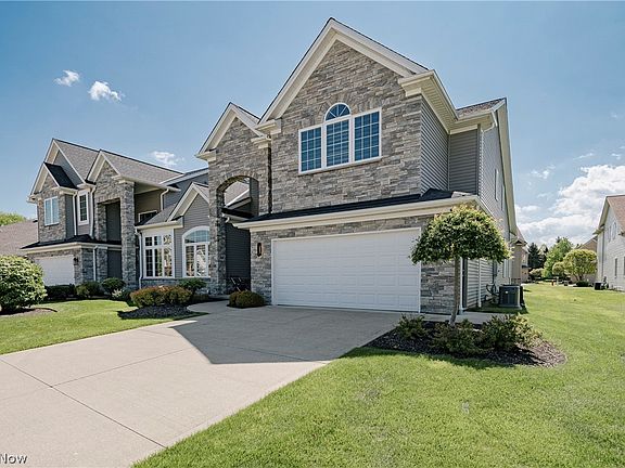 2nd image of 455 Dornoch Ln