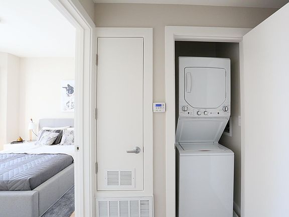 4th image of 1668 Washington St APT 1