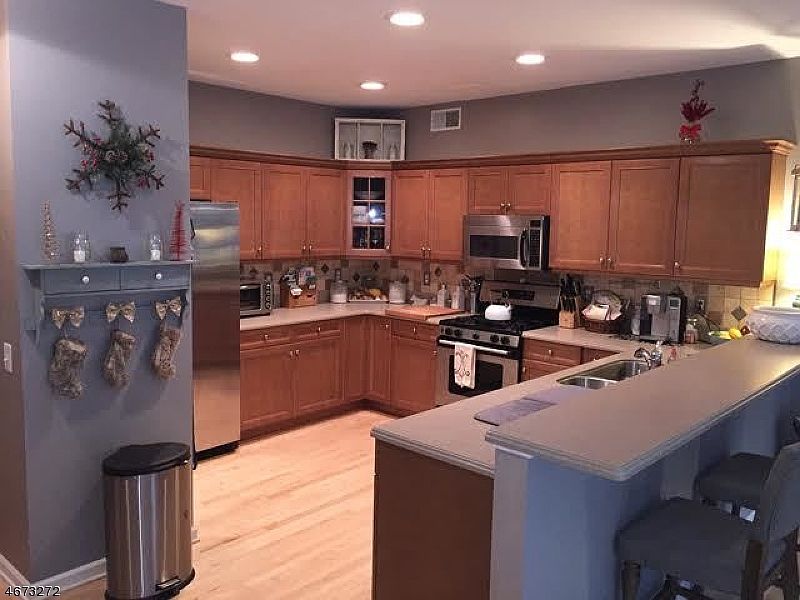 kitchen, breakfast bar