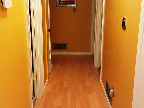 Hallway leading to 3BD/2BA