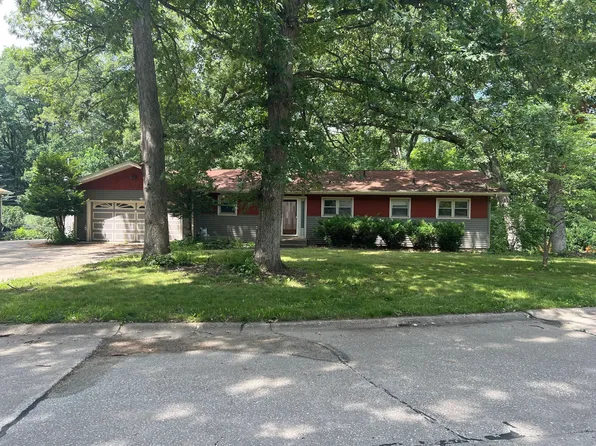 4405 6th St, East Moline, IL 61244