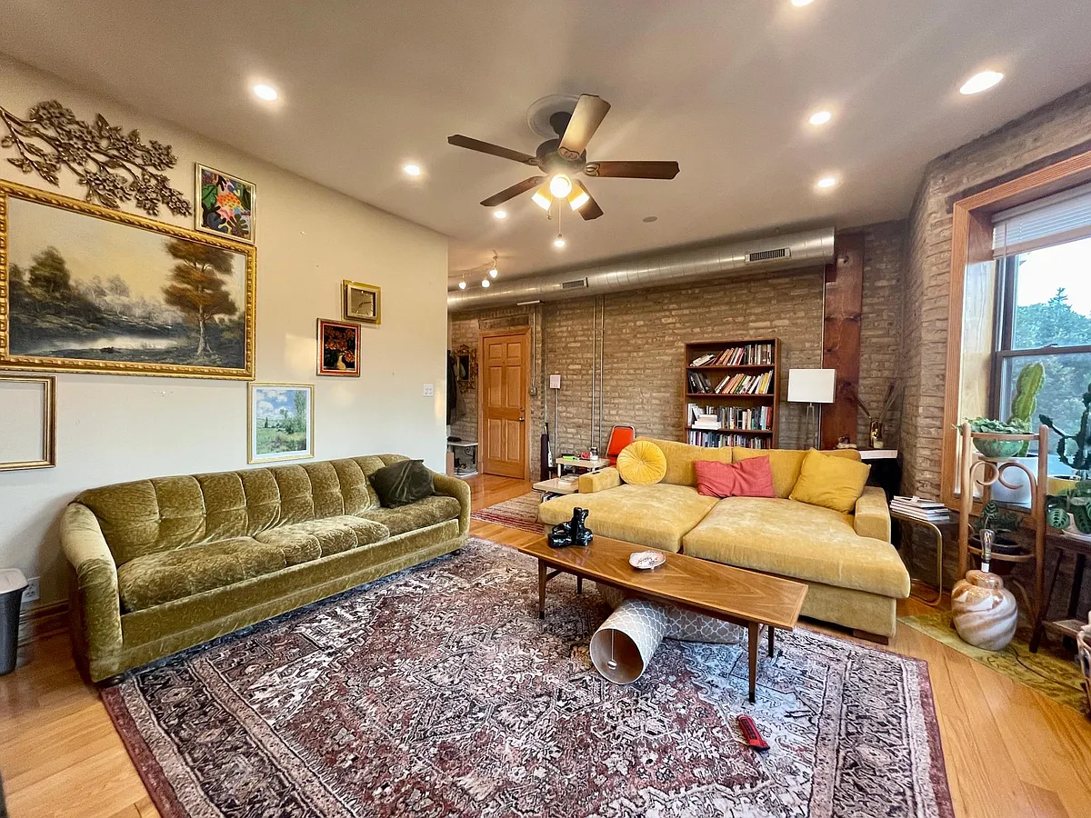 Building Photo - 2269 N Kedzie Blvd #3