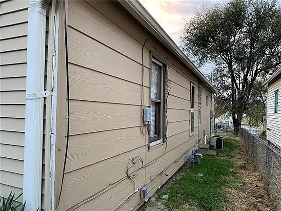 2nd image of 2210 S 14th St