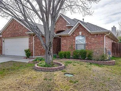 8629 Stetson Dr — Photo 3