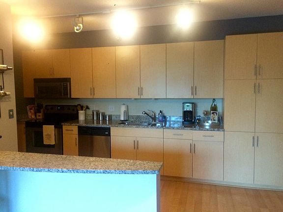 3rd image of 1250 S Michigan Ave #10