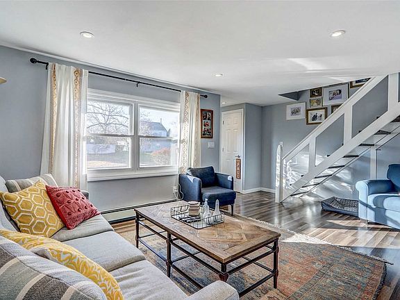 4th image of 31 Blackpine Dr
