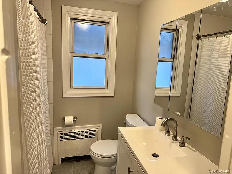 507 Laurelton Blvd #2 — Photo 7