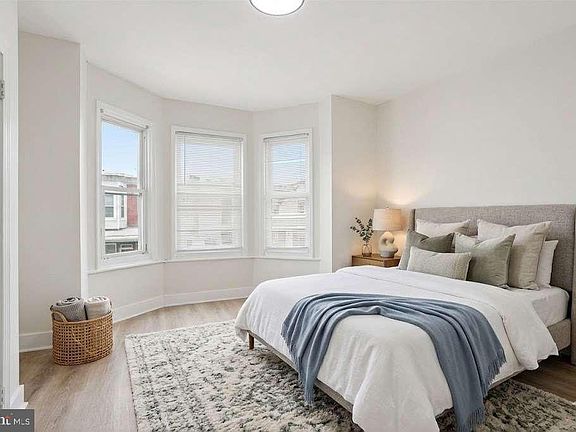 5th image of 5532 Addison St