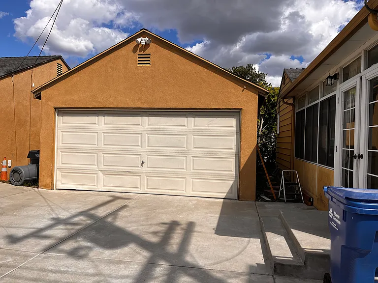 5921 Rowland Ave — Photo 2